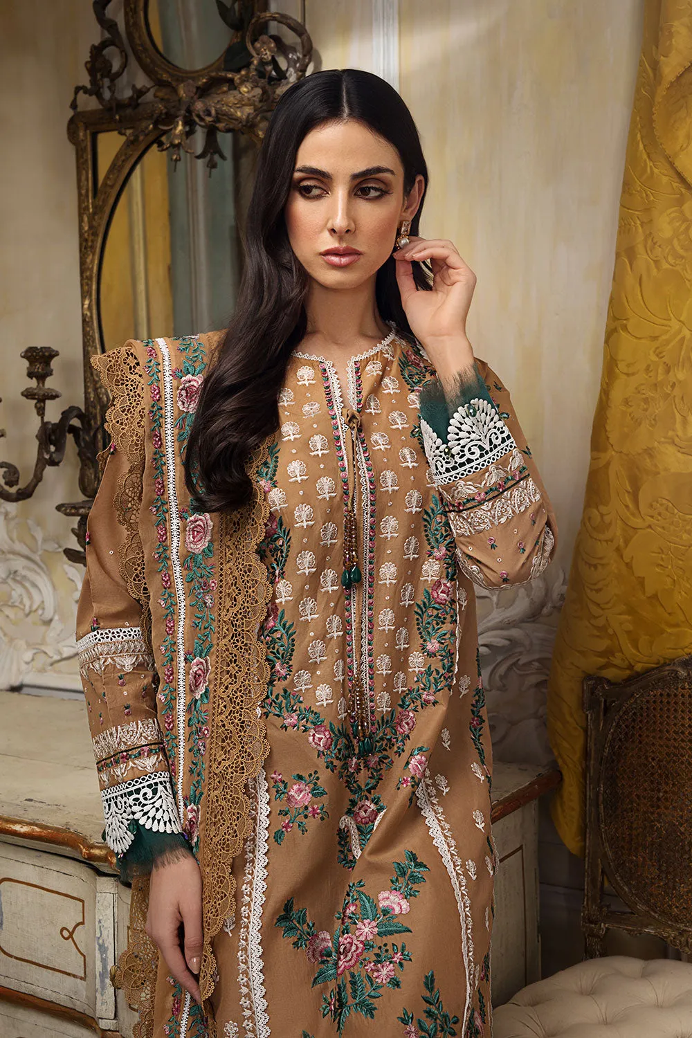 Sobia Nazir Luxury Lawn Collection 2023 – Design 3B